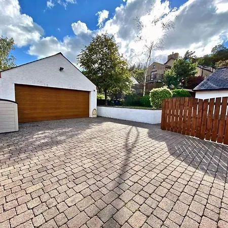 بيت للعطل Detached Sleeps 6 With Private Hot Tub